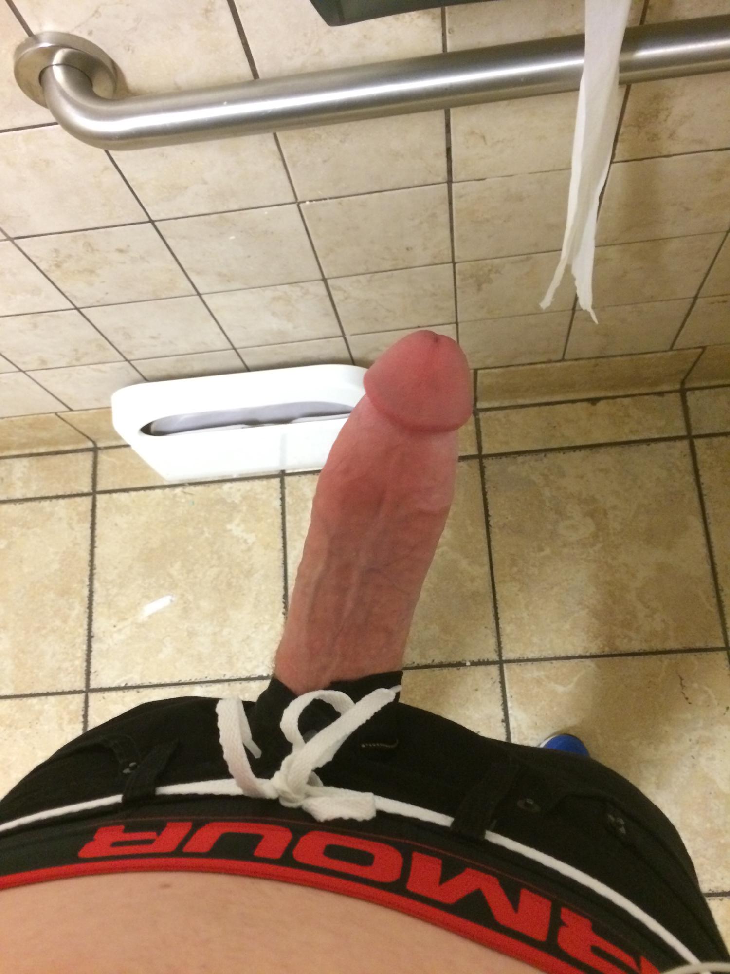 Best pic from r/BigDickWhiteDudes