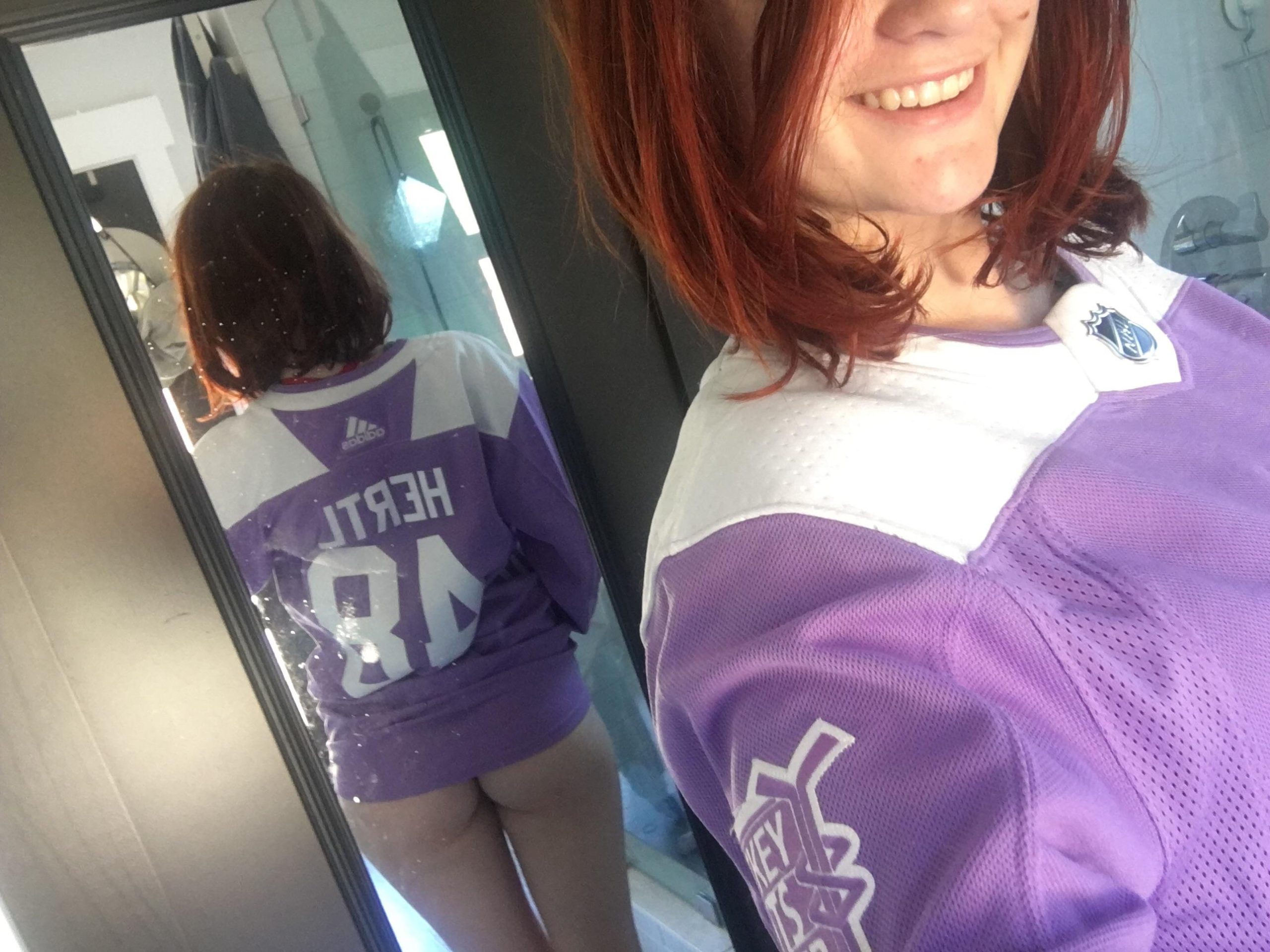 Best pic from r/chicksinhockeyjerseys