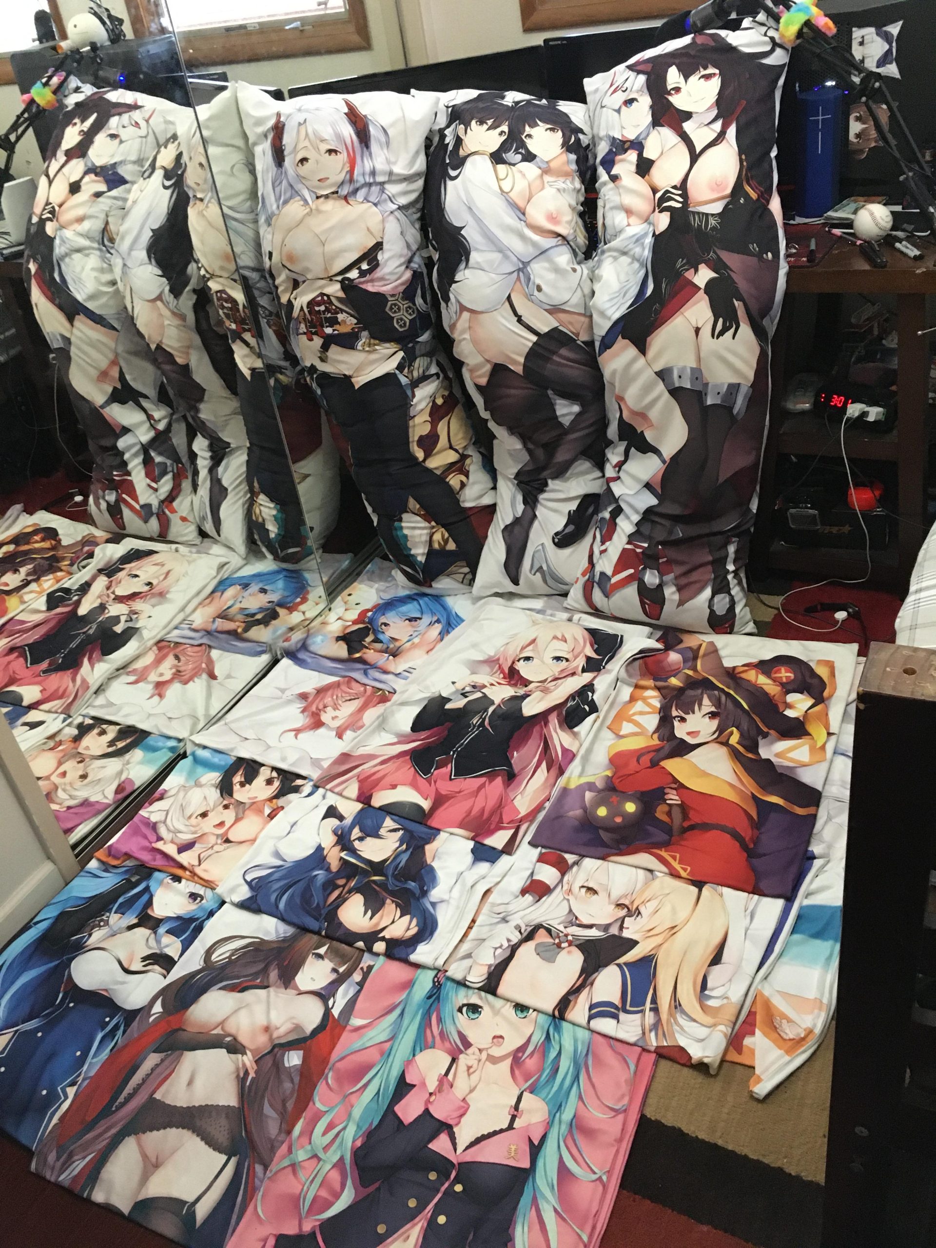 Best pic from r/Dakimakuras