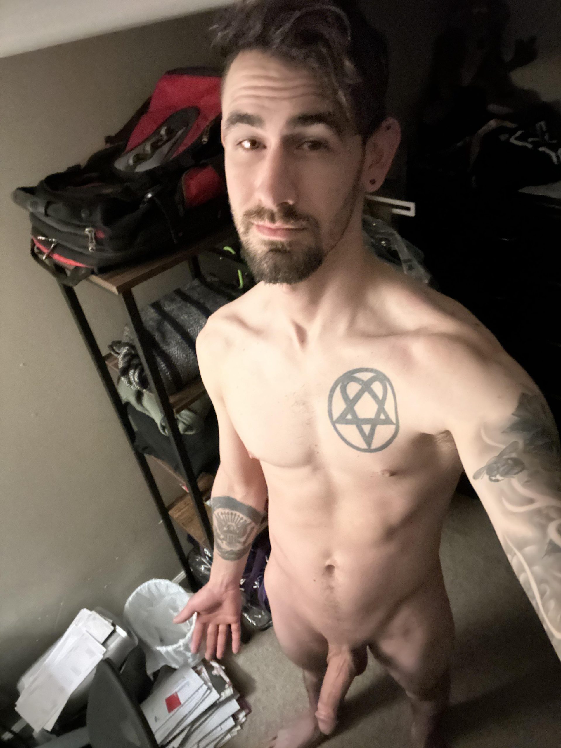 Best pic from r/hotguyswithtattoos