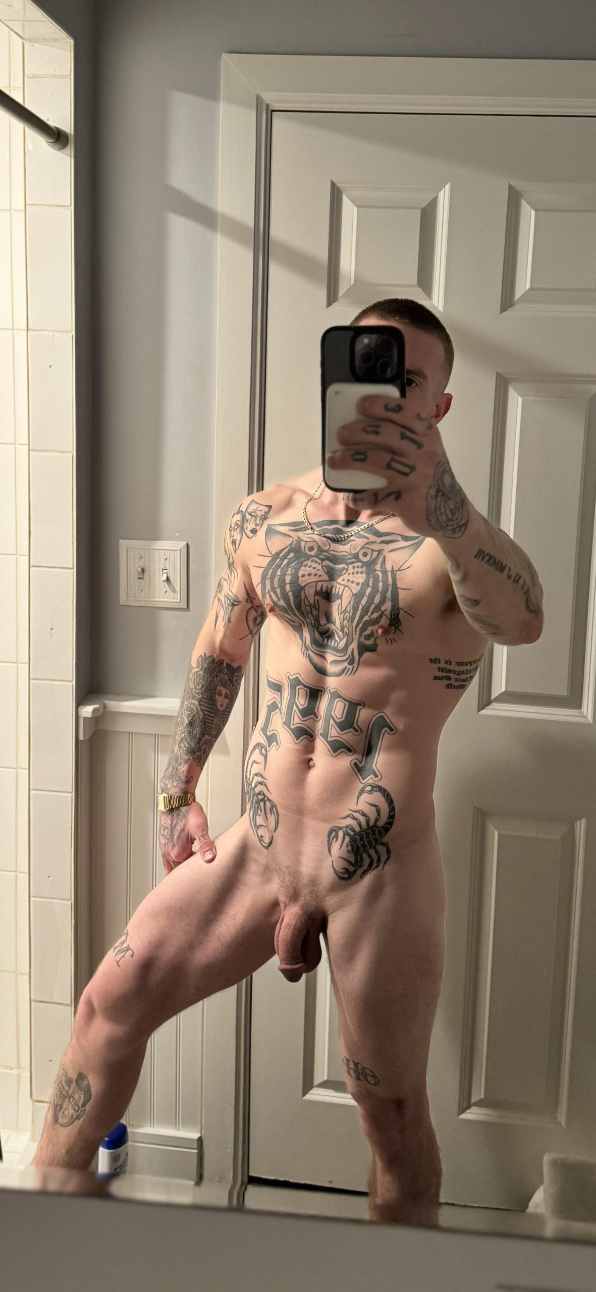 Best pic from r/hotguyswithtattoos