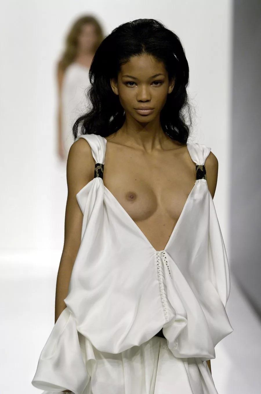 Best pic from r/runwaynudity