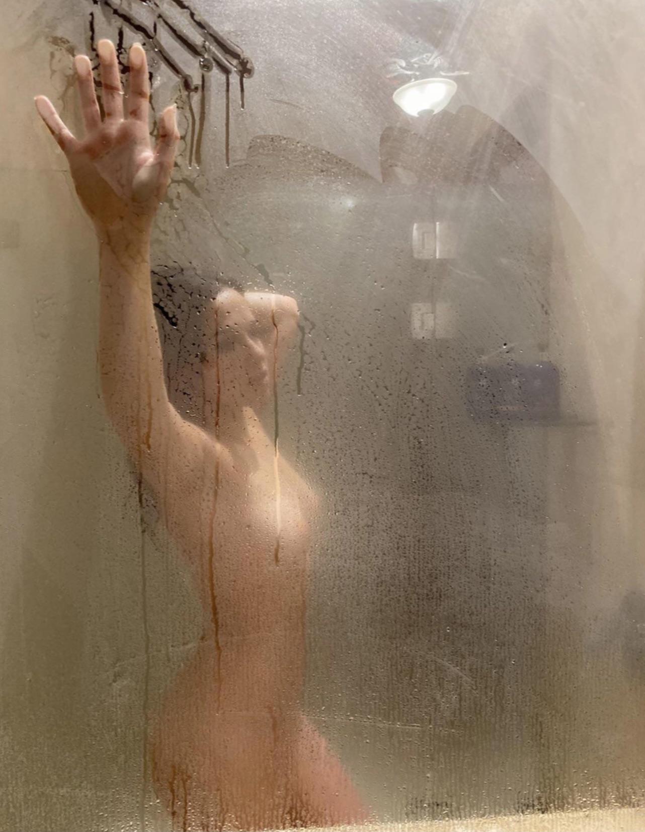 Best pic from r/showergirls