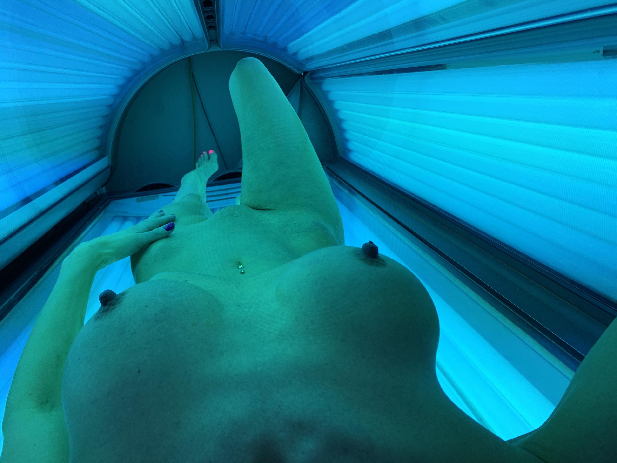 Best pic from r/Tanningbeds