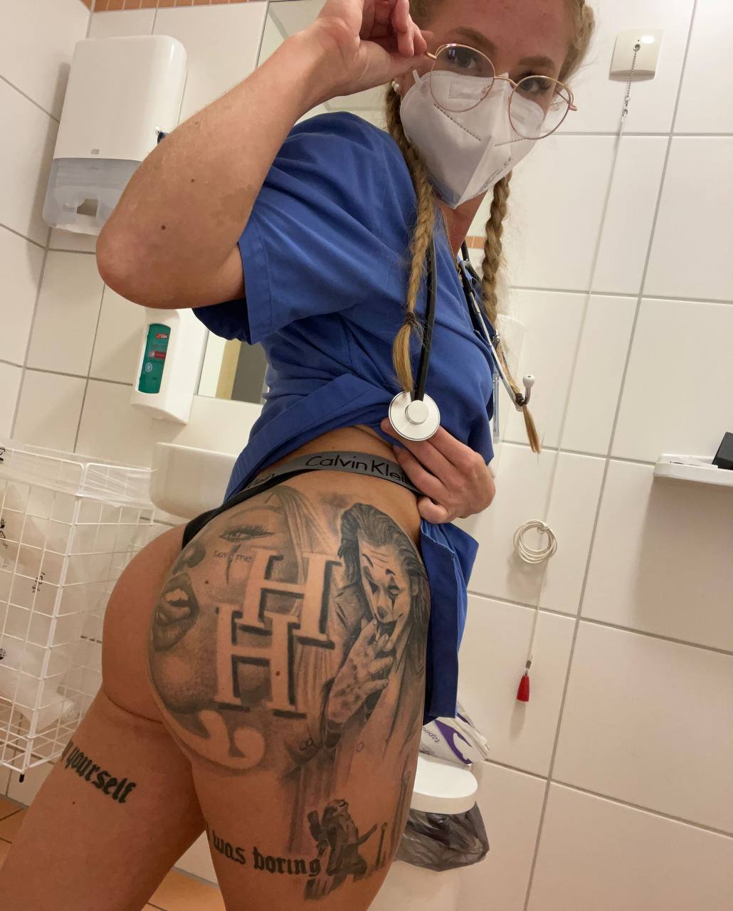 Best pic from r/tattooedgonewild