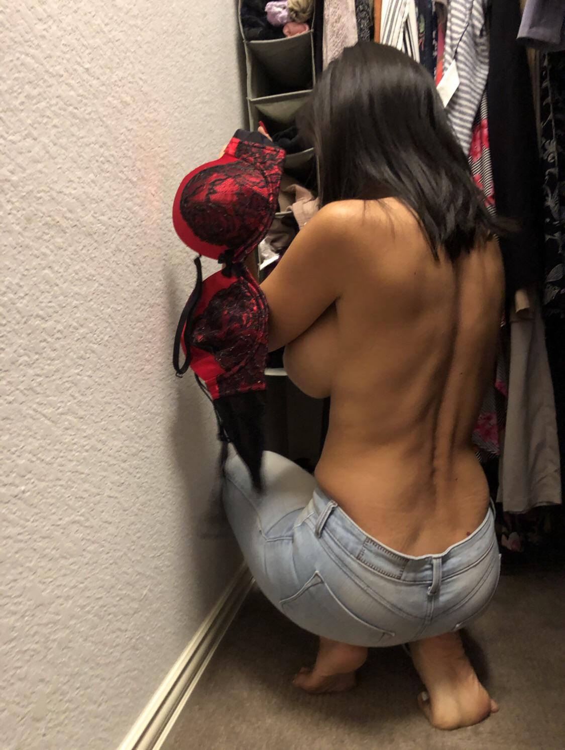 Best pic from r/ToplessInJeans