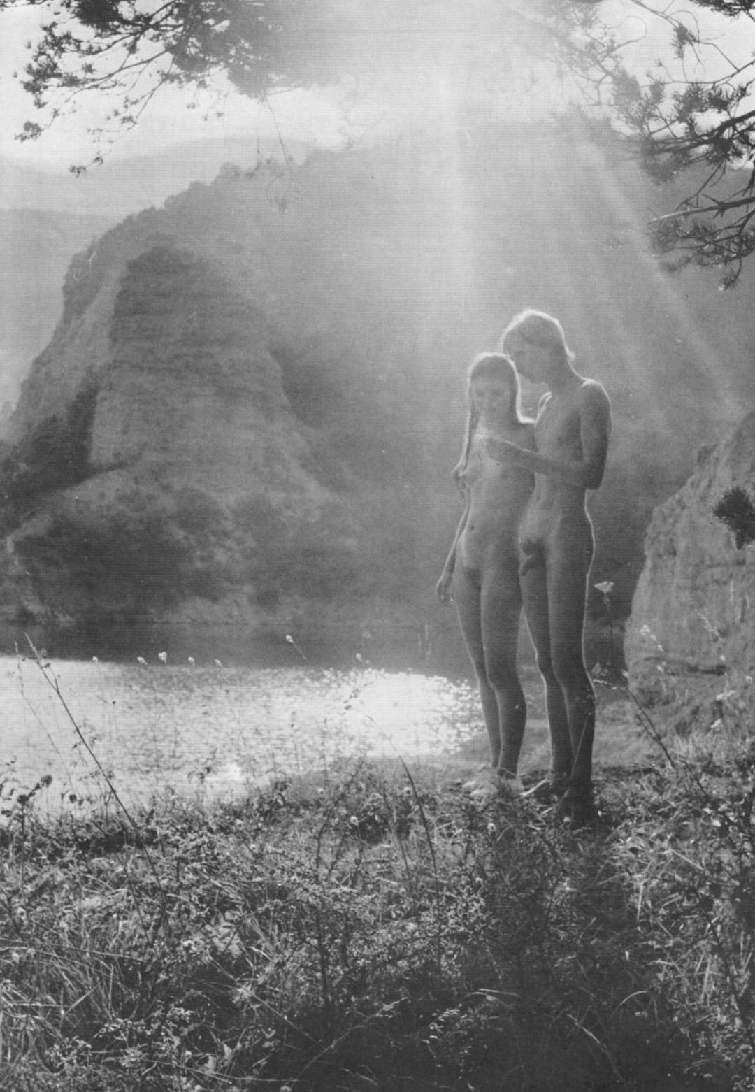 Best pic from r/Vintage_Naturists