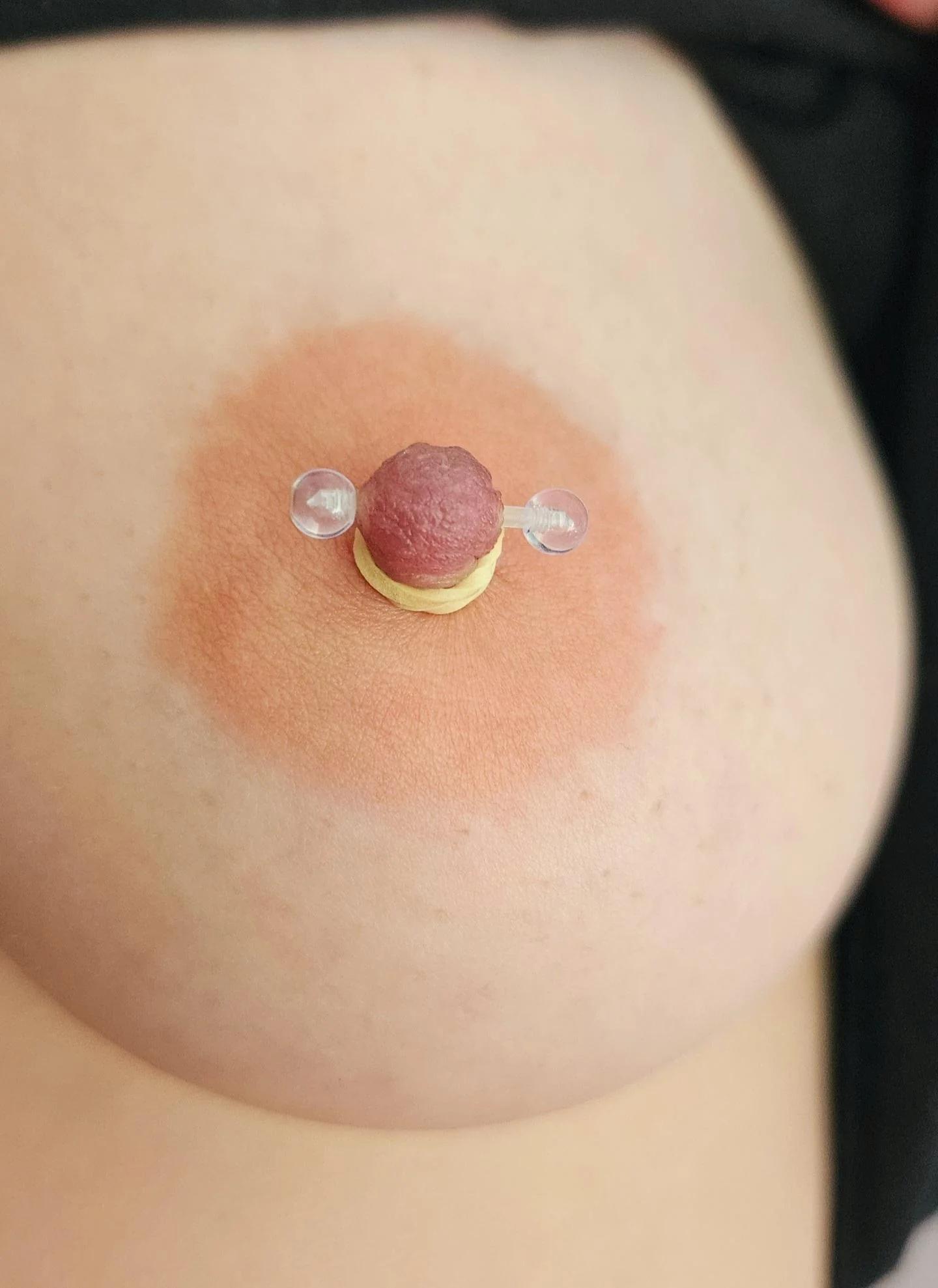 Best pic from r/whiteBoobsDarkNipples