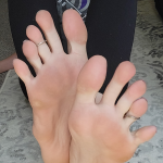 bigfeetgirls