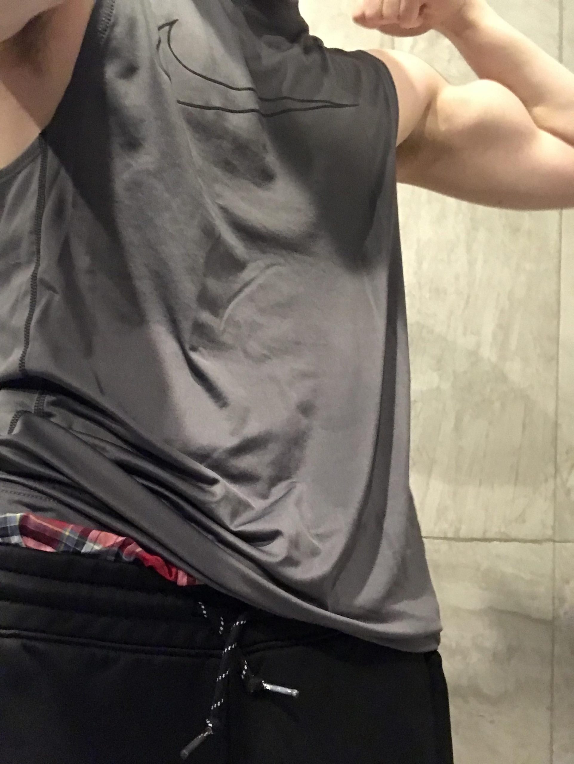 Let’s be real, we wipe off the sweat using our shirts to show off a little at the gym