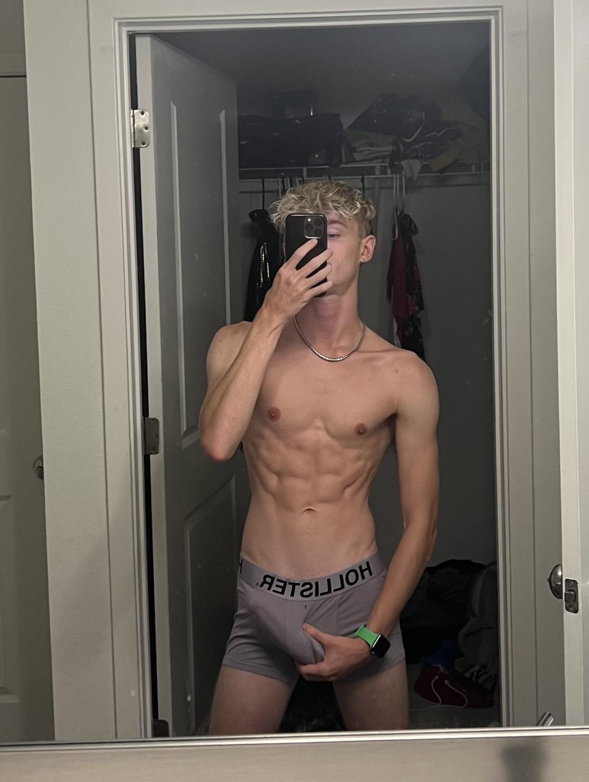 BoysWithAbs