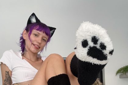 catgirls_in_socks