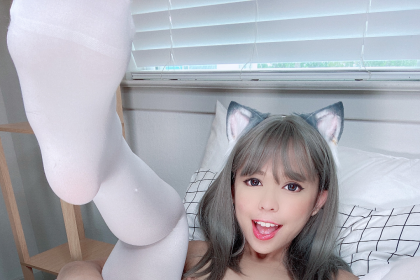 catgirls_in_socks