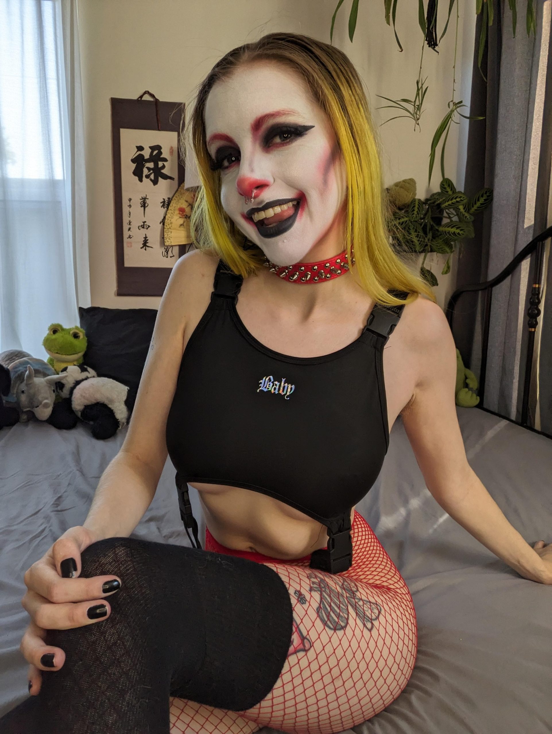 Hope your week is going well 🤡🖤