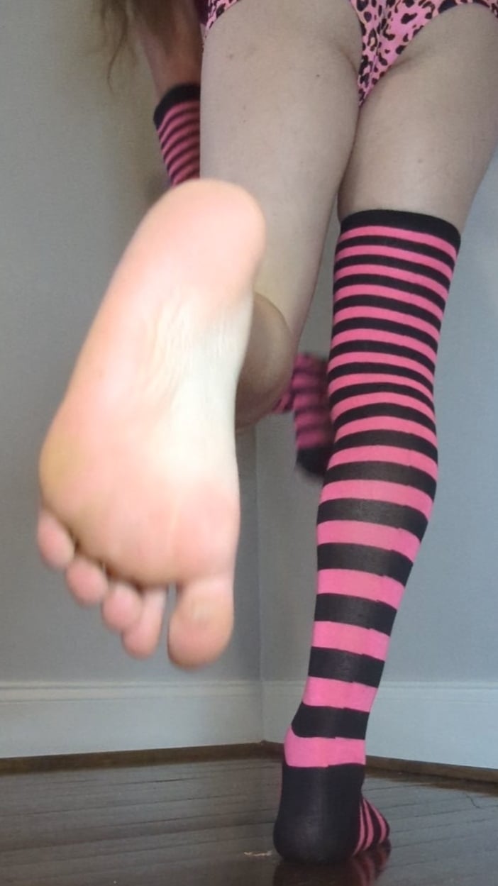 FemboyFeetPics