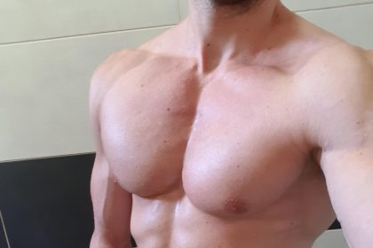 GayMuscleWorship