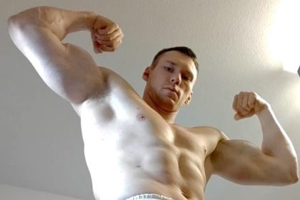 GayMuscleWorship