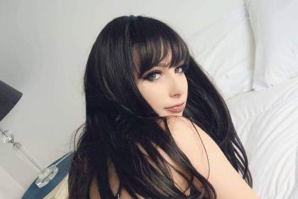 girlswithbangs