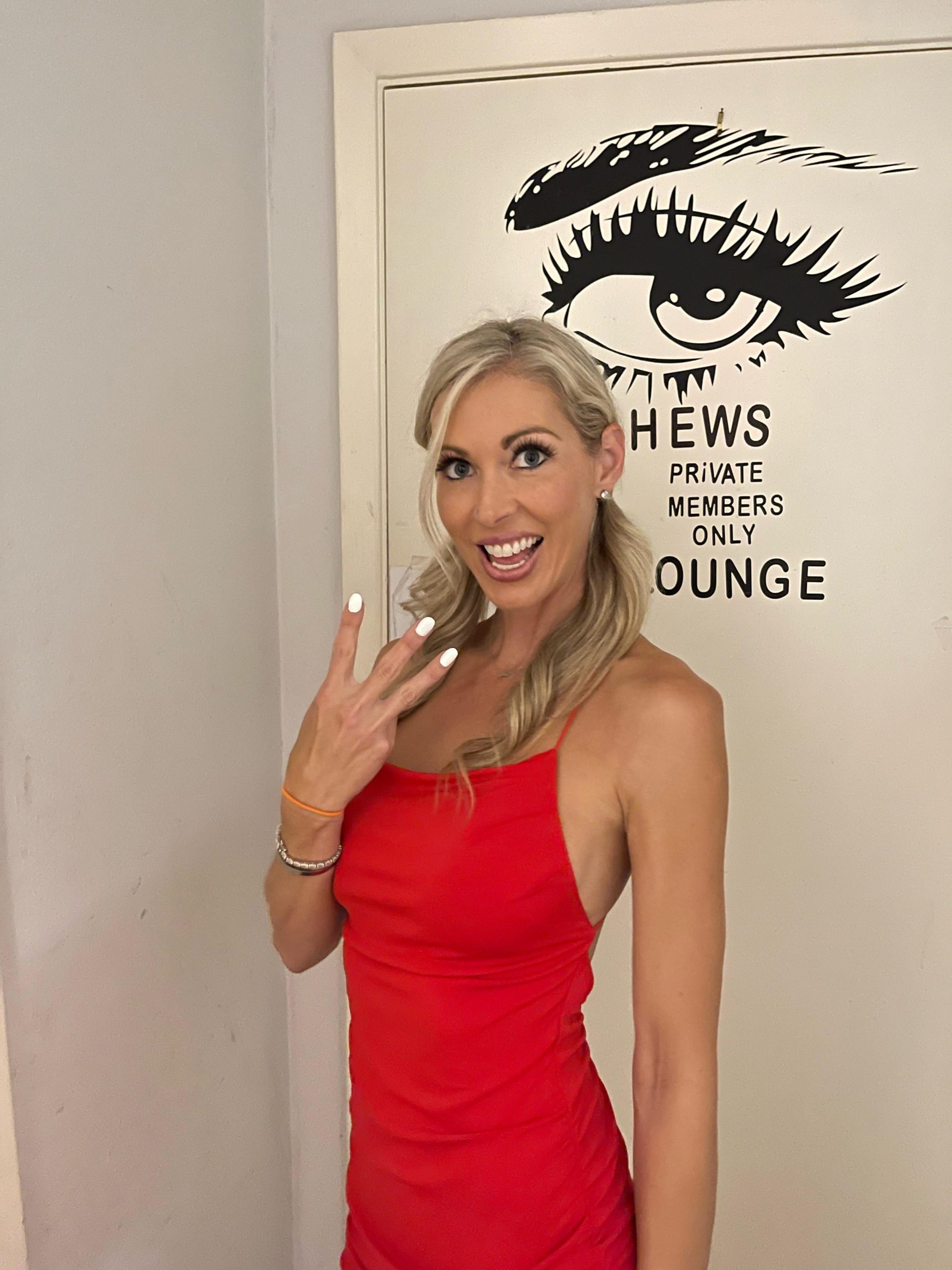 HEWS 3rd Visit!!! Gloryhole & Theater Cumfest 🥰🥰 If you weren’t there you can find the rest at OnlyFans.com/HollyHotwifeVIP ❤️❤️