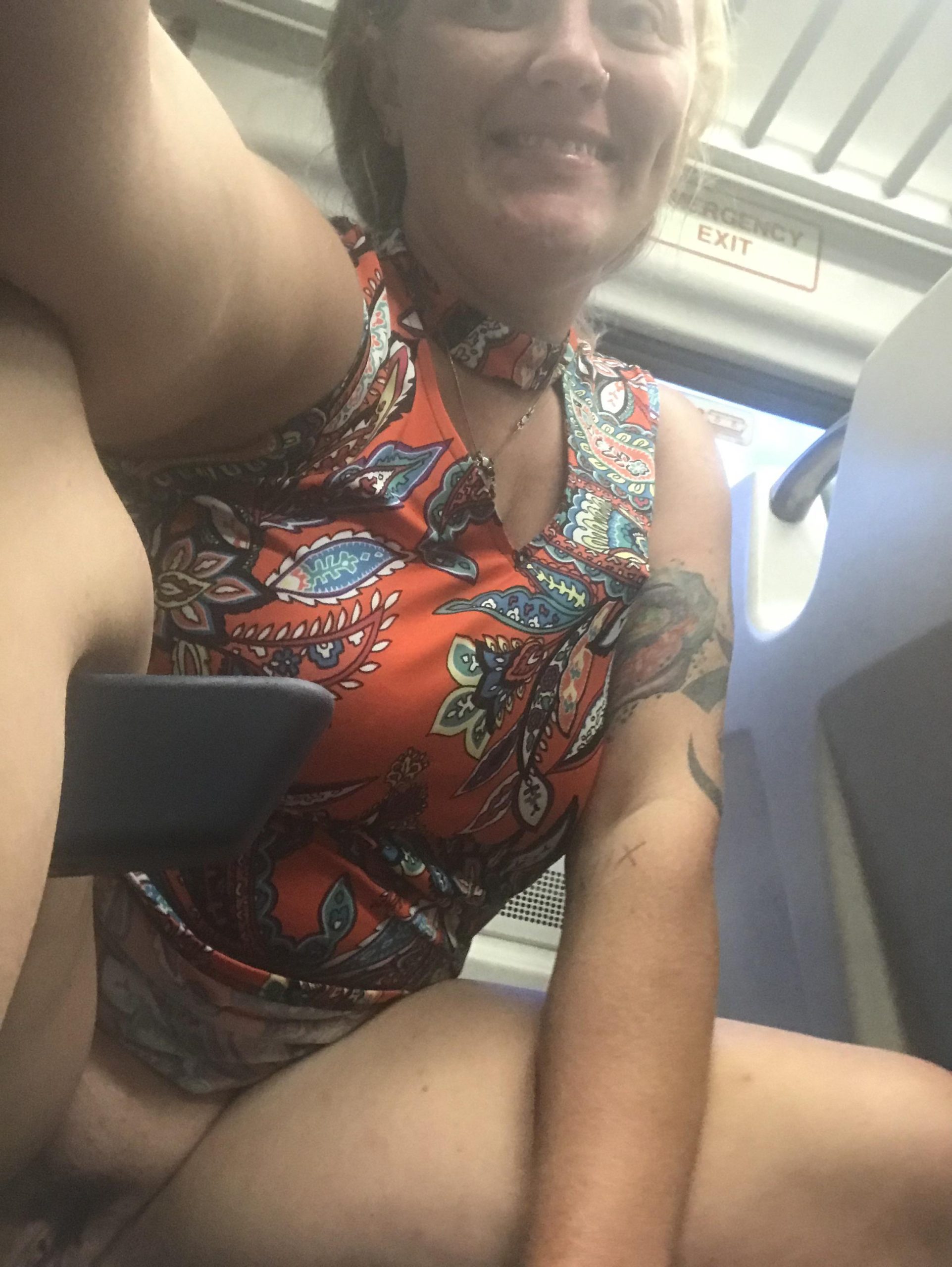 34/F/Ohio wanting to try fucking a married man AND his wife knows for a change 🤣 I travel! Shoot me a message!