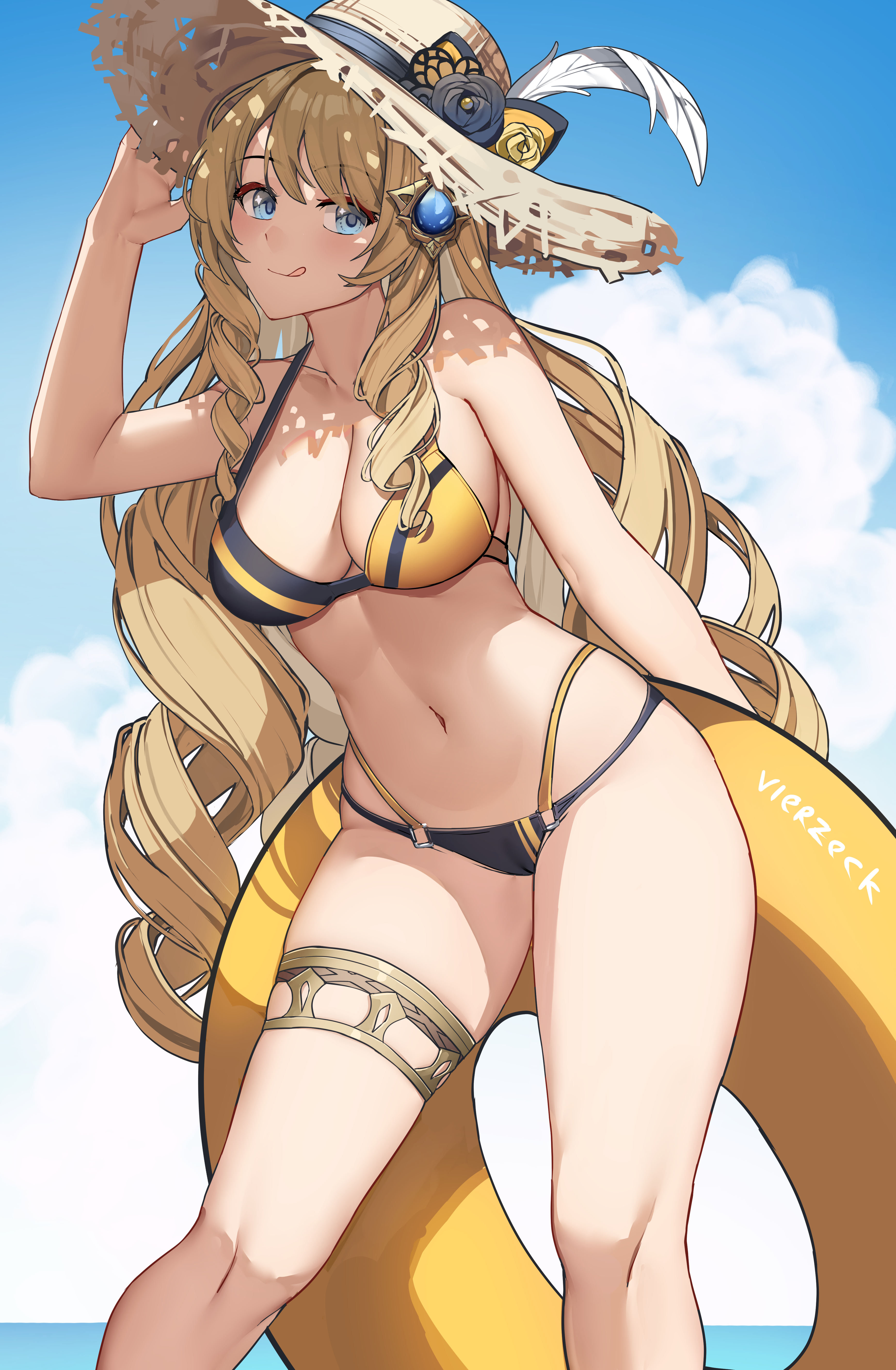 Navia in bikini (vierzeck)