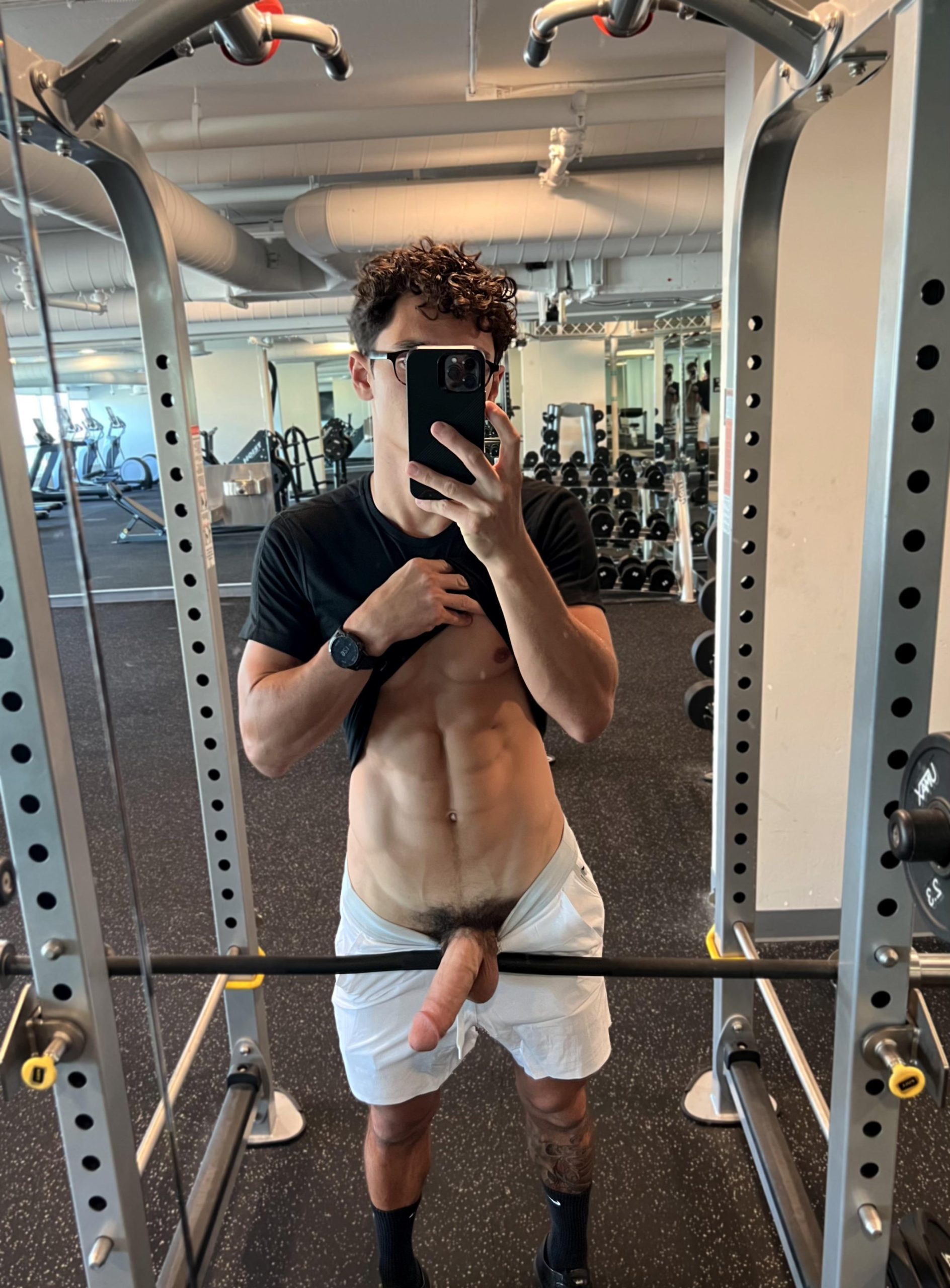 In the gym 😆 Will you spot me? 🍆