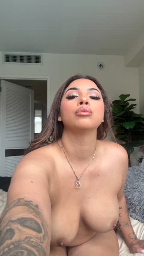 LatinaMilfs