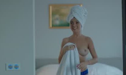 GirlsWithHeadTowels